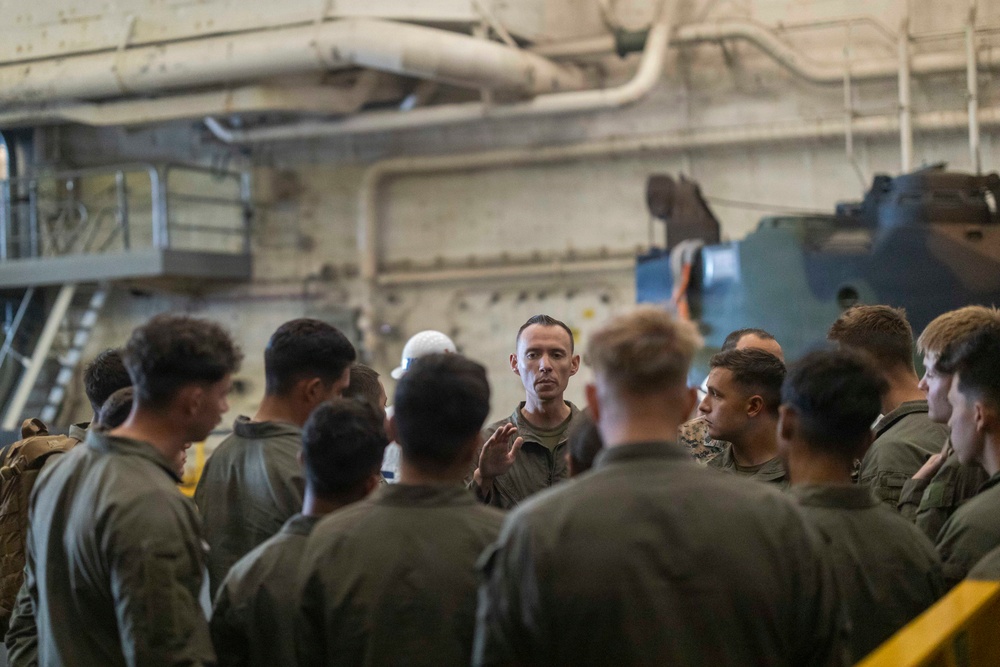 BLT 2/4 Conducts ACV Qualifications aboard USS Anchorage