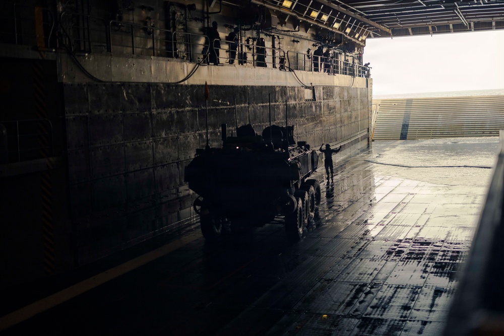 BLT 2/4 Conducts ACV Qualifications aboard USS Anchorage