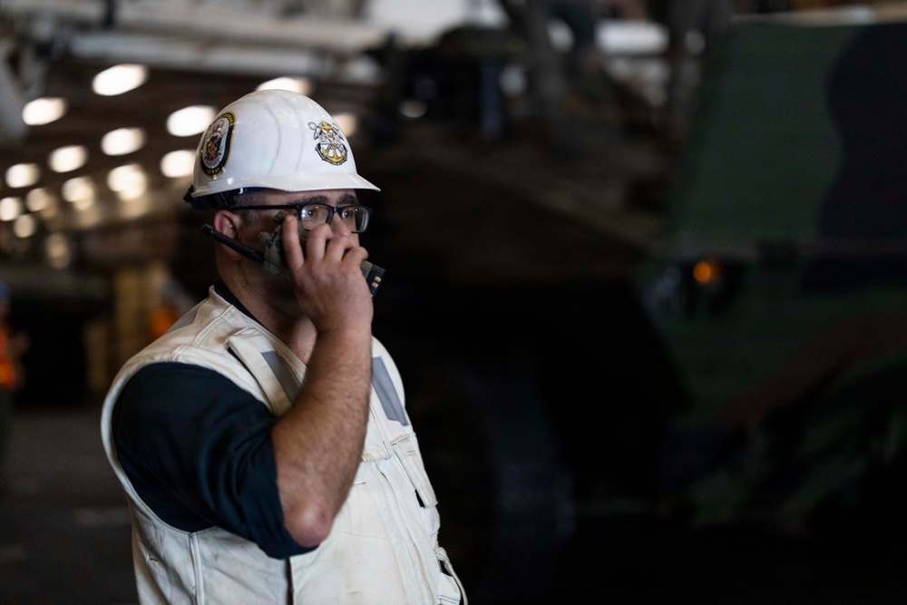 BLT 2/4 Conducts ACV Qualifications aboard USS Anchorage