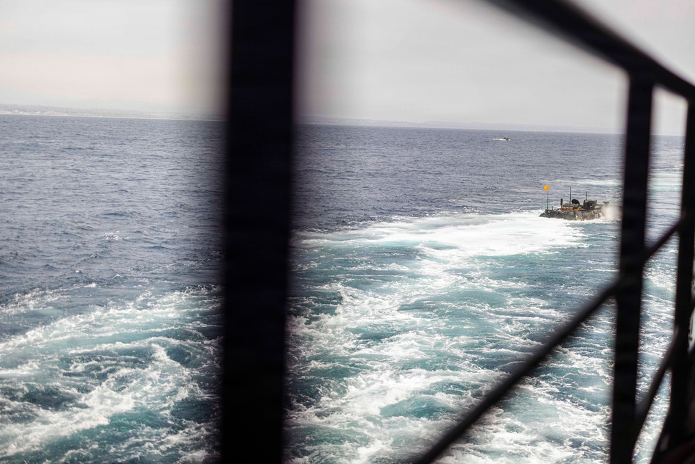 BLT 2/4 Conducts ACV Qualifications aboard USS Anchorage