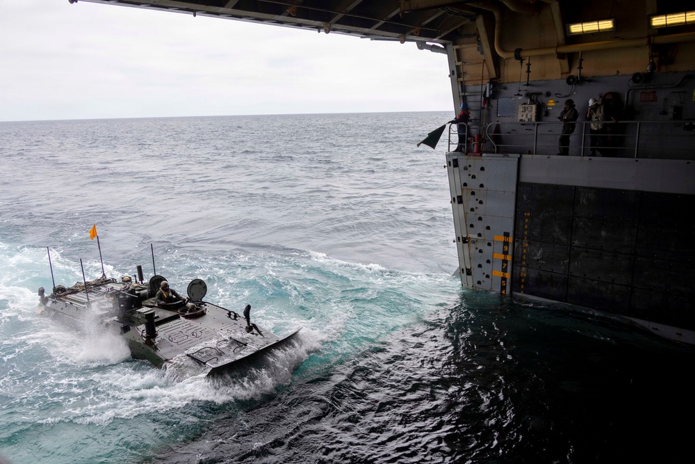 BLT 2/4 Conducts ACV Qualifications aboard USS Anchorage