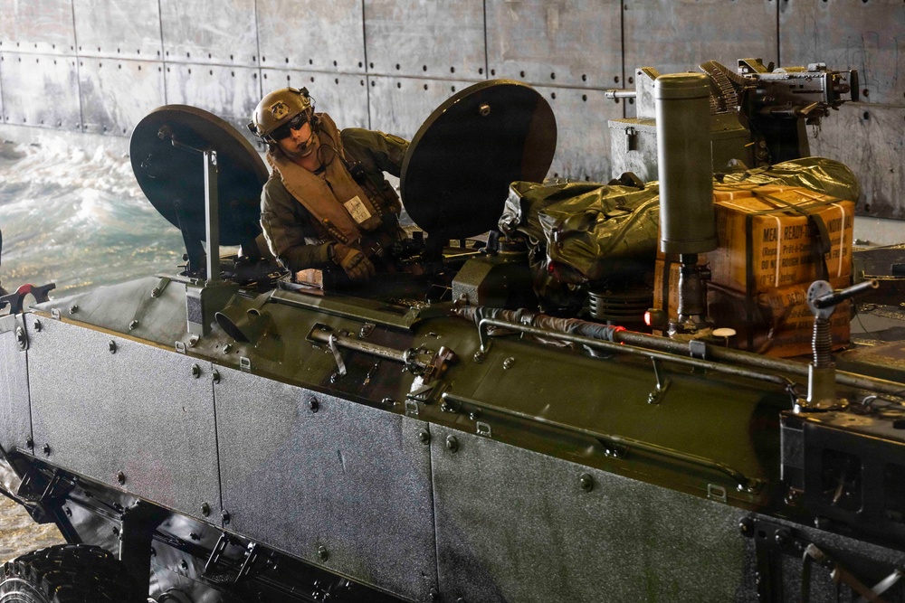 BLT 2/4 Conducts ACV Qualifications aboard USS Anchorage