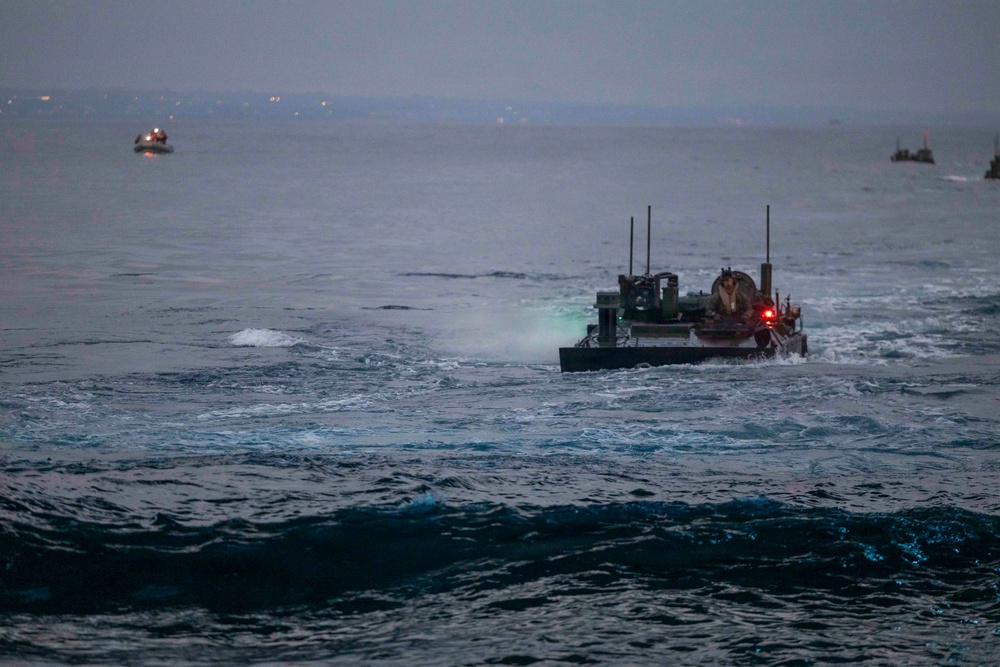 BLT 2/4 Conducts ACV Qualifications aboard USS Anchorage