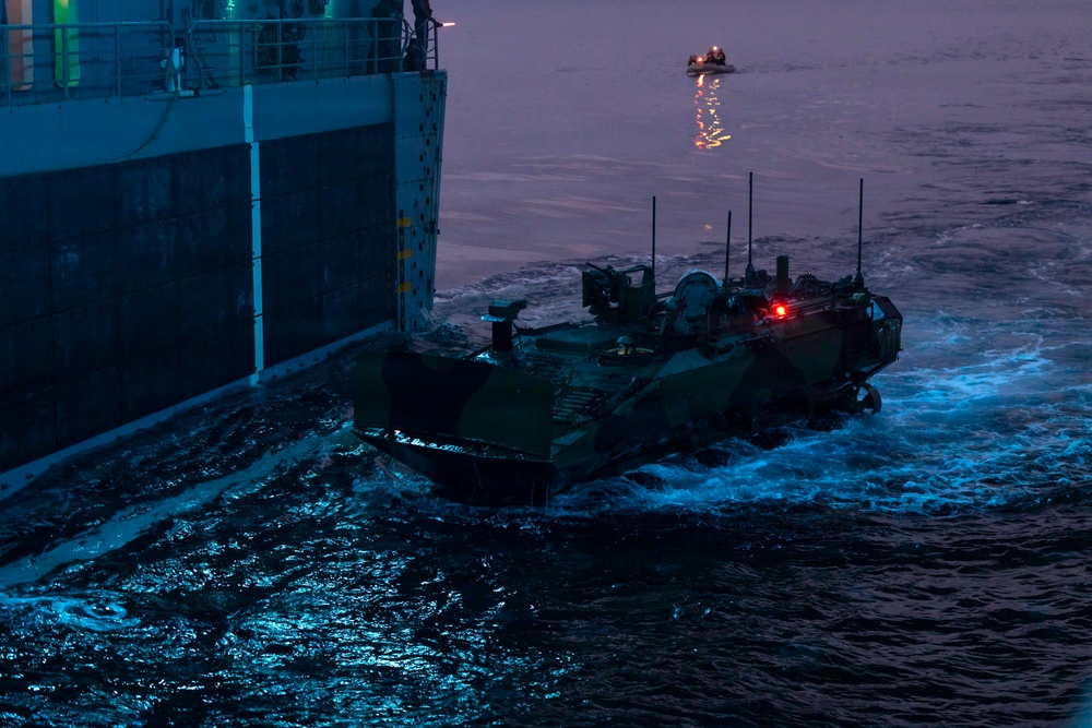 BLT 2/4 Conducts ACV Qualifications aboard USS Anchorage