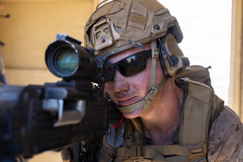 BLT 2/4 conducts a vertical assault Raid
