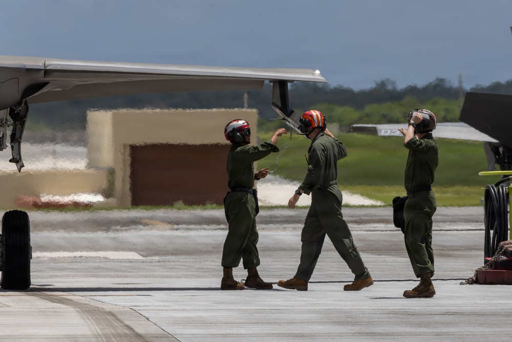 U.S. Marines continue flight operations during Valiant Shield 2026
