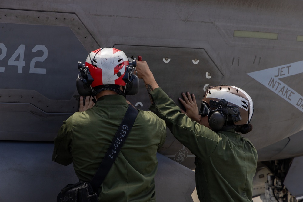 U.S. Marines continue flight operations during Valiant Shield 2026