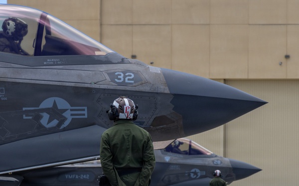 U.S. Marines continue flight operations during Valiant Shield 2026