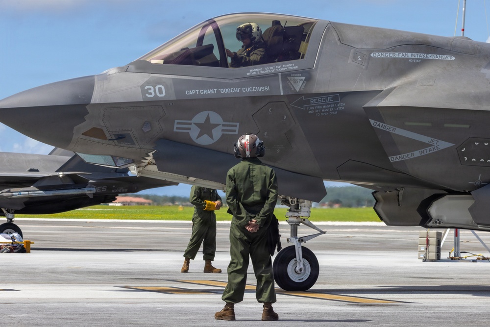 U.S. Marines conclude flight operations during Valiant Shield 2026
