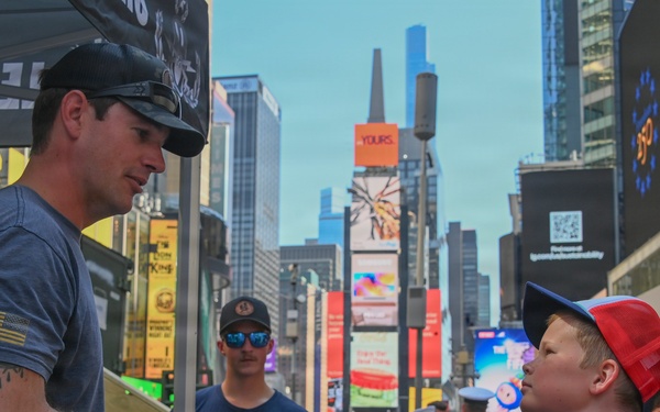 Navy Diver Outreach in Times Square