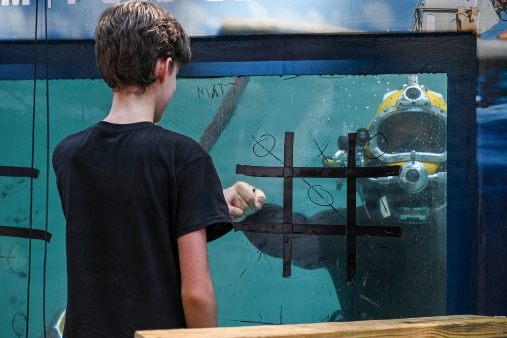 Navy Diver Outreach in Times Square