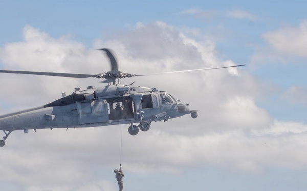 U.S. service members, New Zealand sailors conduct floating mine practical application