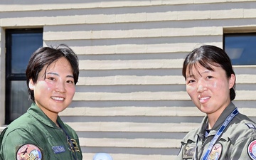 Japanese and Republic of Korea Aviators Build Professional Ties During RIMPAC 2026