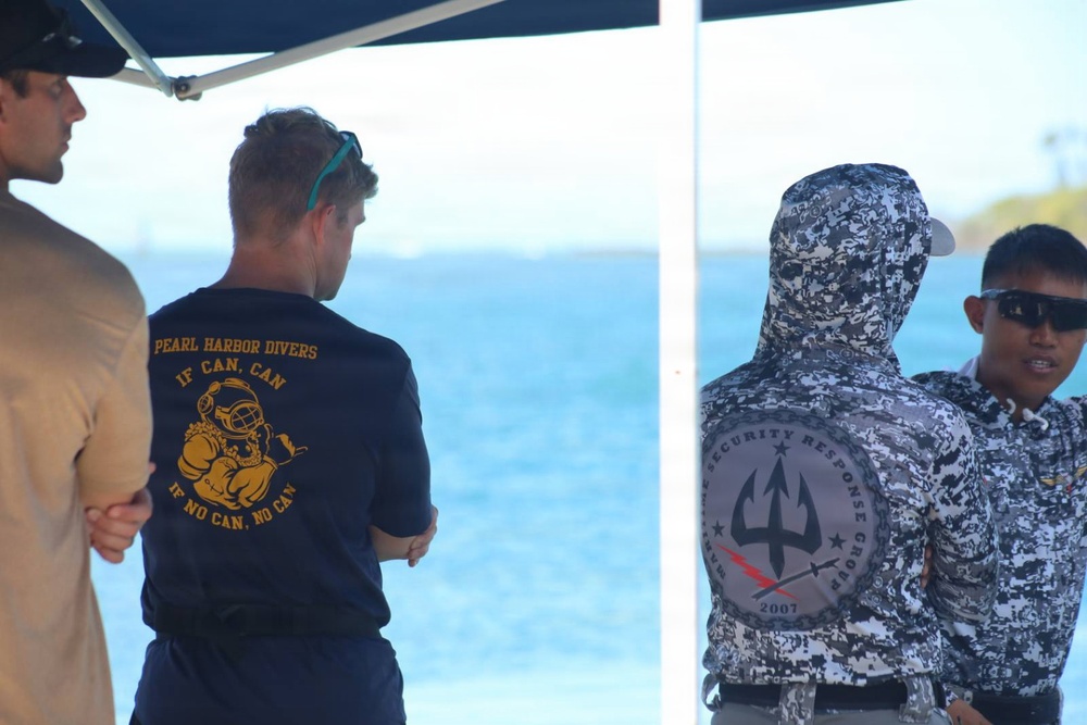 PCG Divers Participate in Underwater Search Training at RIMPAC 2026