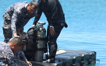 PCG Divers Participate in Underwater Search Training at RIMPAC 2026