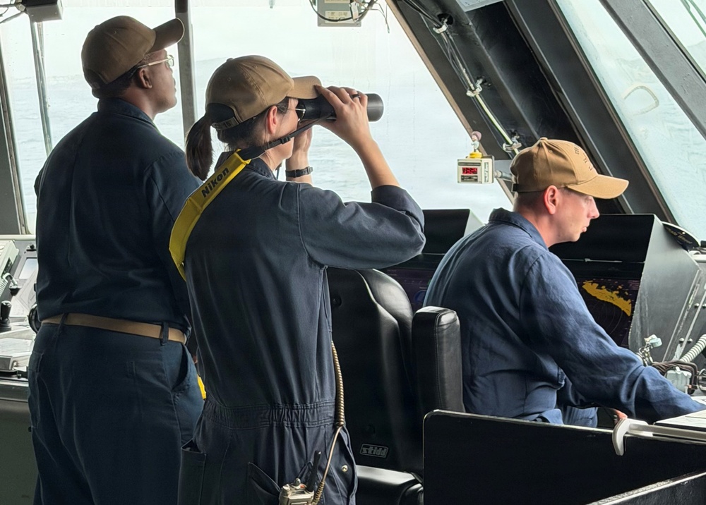 U.S sailors aboard the littoral combat ship USS Billings (LCS 15) conduct a sea and anchor detail as the ship arrives in Willemstad, Curacao, July 3, 2026.