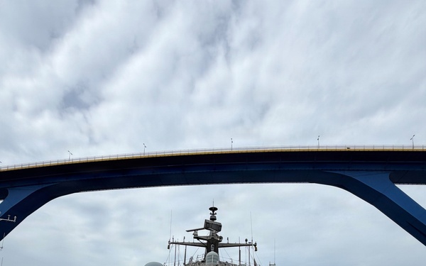 The littoral combat ship USS Billings (LCS 15) arrives in Willemstad, Curacao, July 3, 2026.
