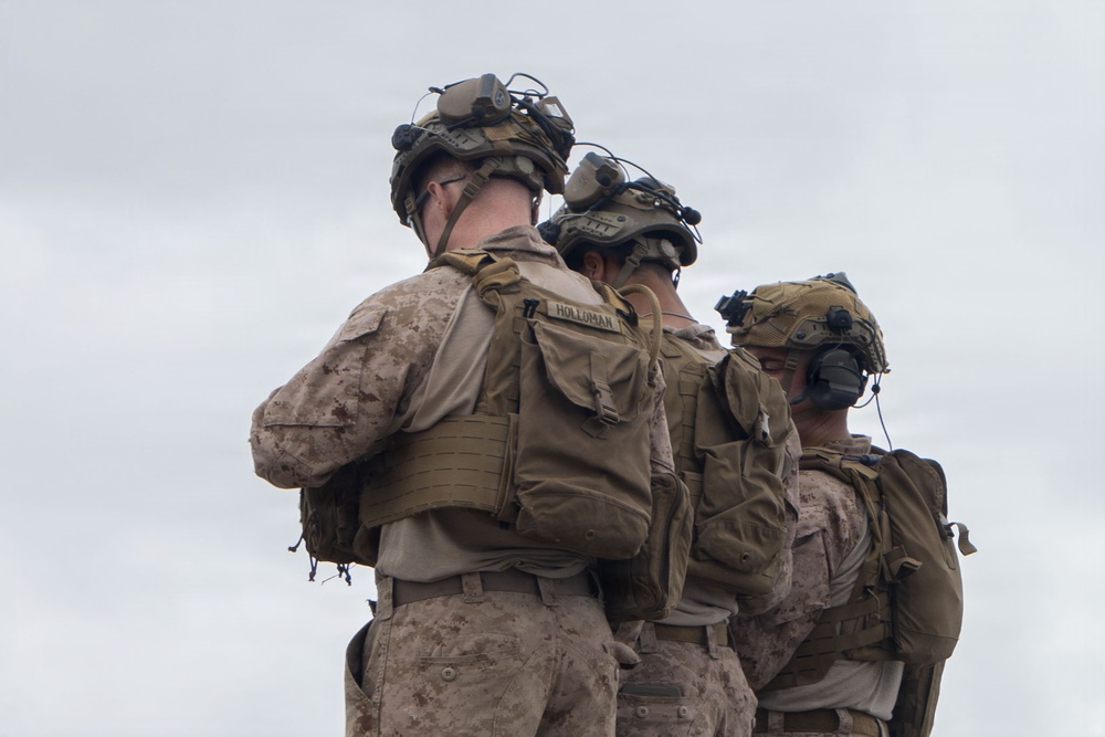 13th Marine Expeditionary Unit Conducts Supporting Arms and Coordination Exercise