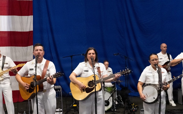 Navy Band Country Current helps nation celebrate 250th aboard USS Kearsarge