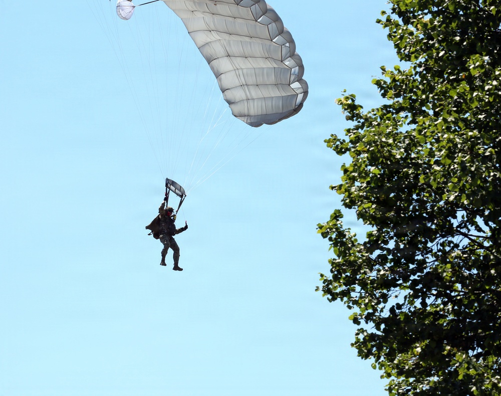 4th of July Special Forces Airborne Jump