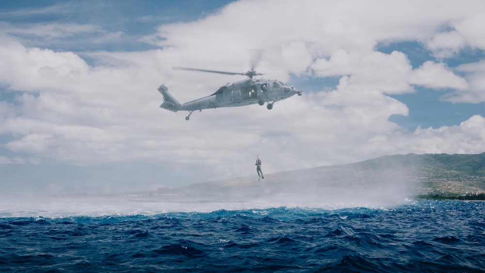 U.S. Navy, U.S. Marine Corps, and Royal New Zealand Navy EOD technicians conduct mine countermeasures training during RIMPAC 26