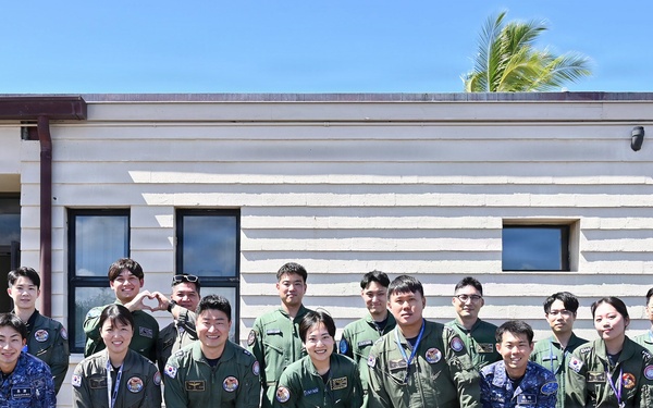 Japanese and Republic of Korea Aviators Build Professional Ties During RIMPAC 2026