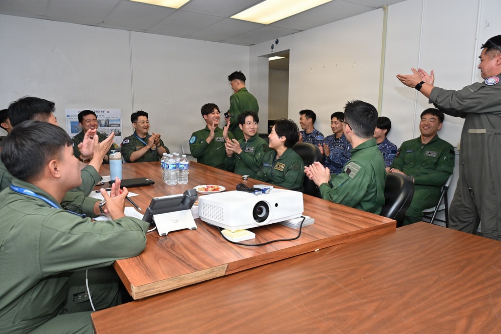JMSDF, ROKN Junior Aviators Conduct Professional Exchange During RIMPAC 2026