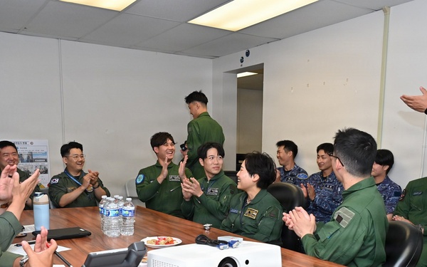 JMSDF, ROKN Junior Aviators Conduct Professional Exchange During RIMPAC 2026