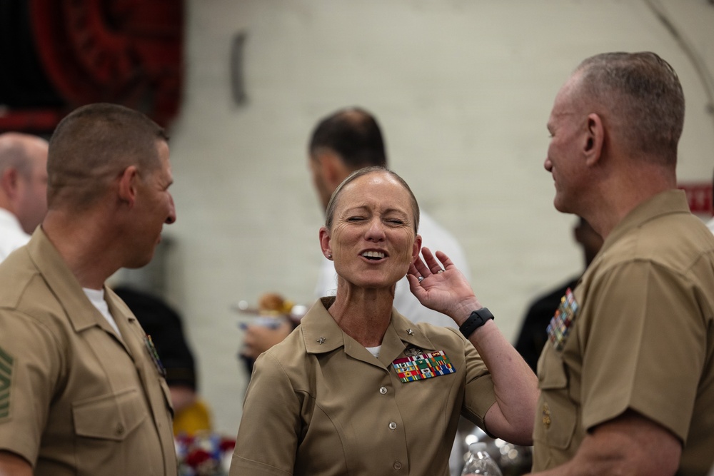 CMC and CNO visit USS Arlington (LPD 24)
