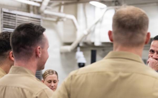 CMC and CNO visit USS Arlington (LPD 24)