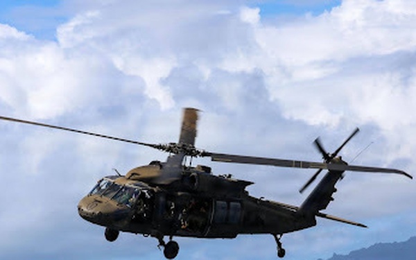 Tropic Lightning aviators mark America’s 250th with Independence Day flyover