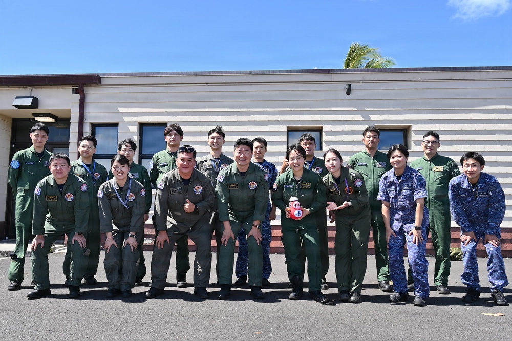 Japanese and Republic of Korea aviators build professional ties During RIMPAC 2026