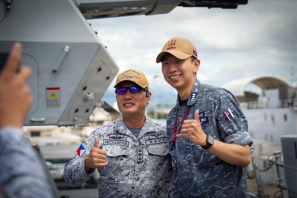 Republic of Korea Navy visits Philippine ship BRP Miguel Malvar during RIMPAC 2026