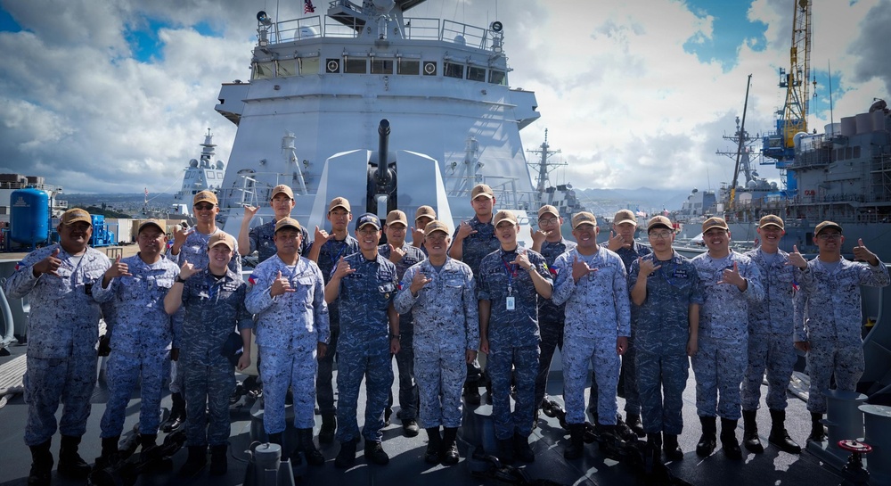 Republic of Korea Navy visits Philippine ship BRP Miguel Malvar during RIMPAC 2026