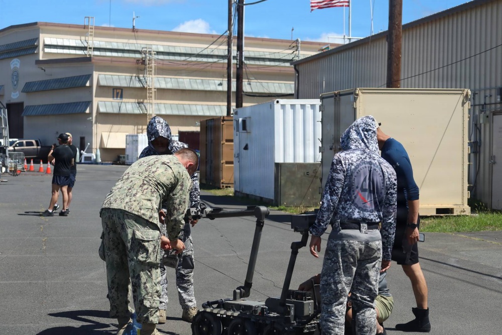 Philippine Coast Guard advances robotic EOD proficiency during RIMPAC 2026