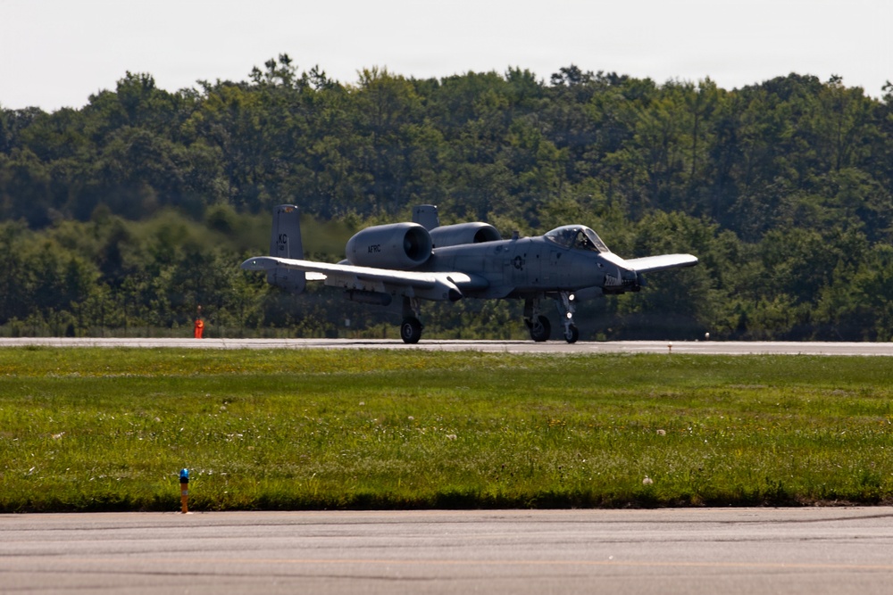A-10 Thunderbolt II prepares for departure
