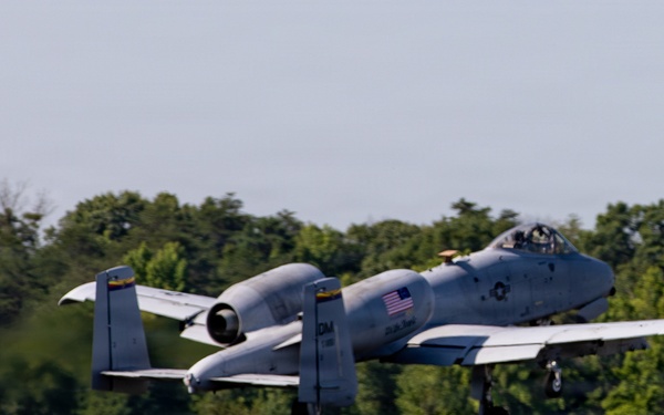A-10 Thunderbolt II taxis for departure