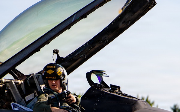 F-16 pilot completes preflight procedures