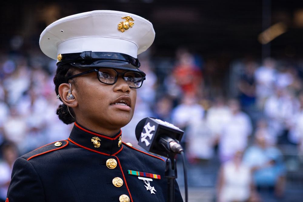 U.S. Marine Sings at a New York Yankees Game for INR 250
