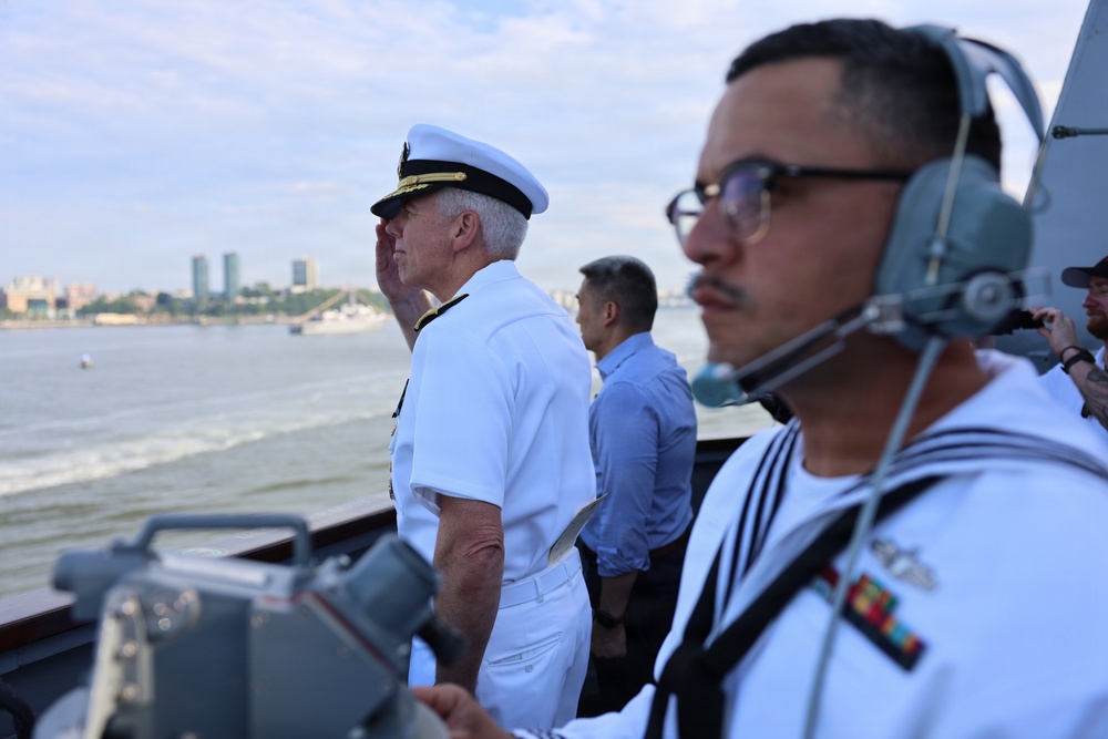 SECNAV and USFF Visit USS Farragut