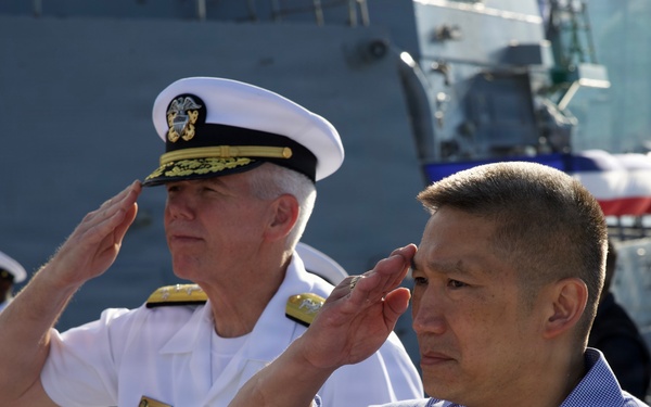SECNAV and USFF Visit USS Farragut (DDG 99)