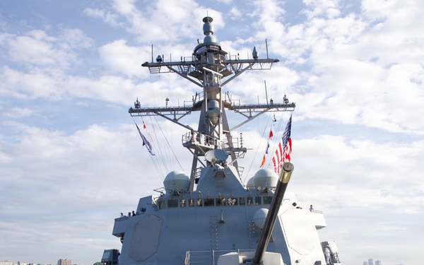 SECNAV and USFF Visit USS Farragut (DDG 99)