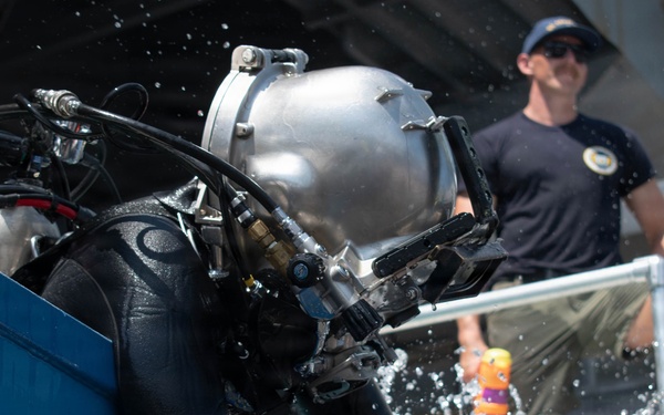 U.S. Coast Guard divers highlight Sail 250 events at the Pier 86