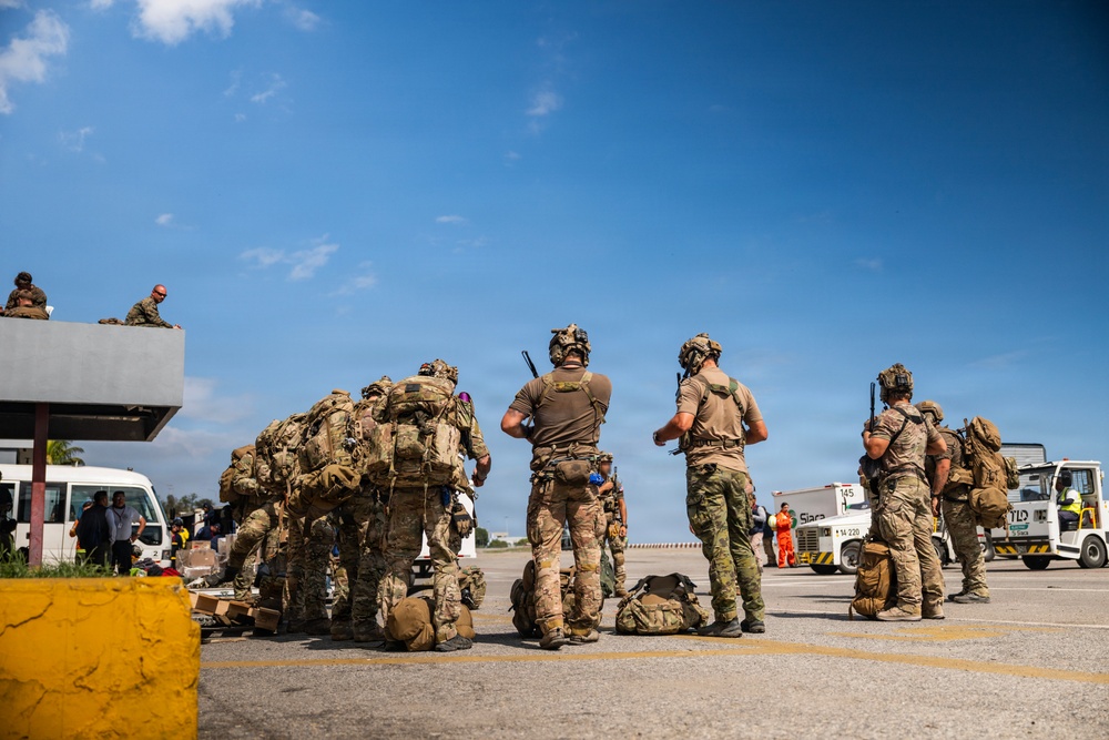 Humanitarian Operations continue at Simon Bolivar International Airport