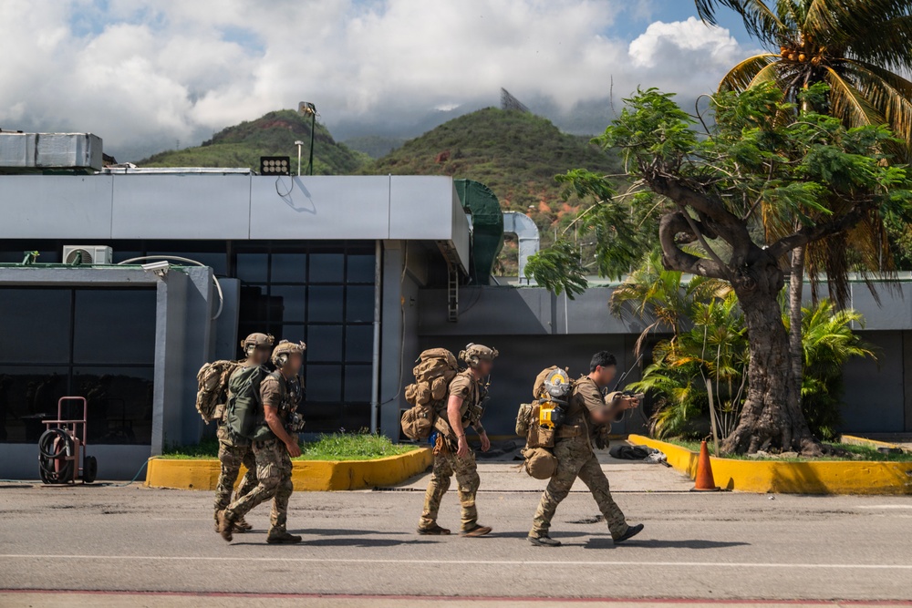 Humanitarian Operations continue at Simon Bolivar International Airport