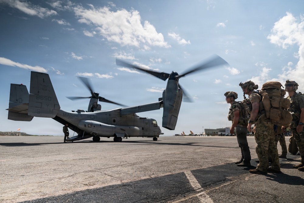 Humanitarian Operations continue at Simon Bolivar International Airport