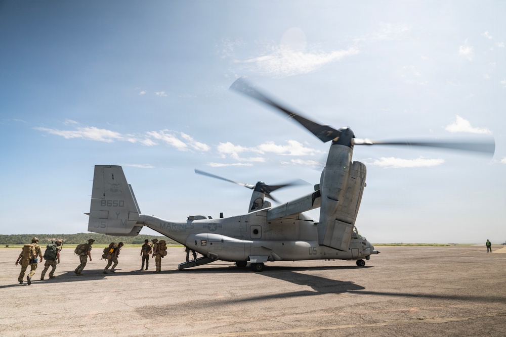 Humanitarian Operations continue at Simon Bolivar International Airport