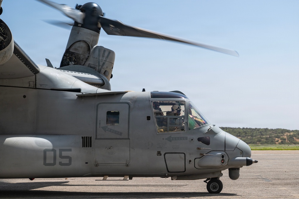 Humanitarian Operations continue at Simon Bolivar International Airport