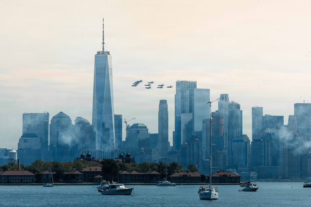 Parade of Sail and International Aerial Review 250
