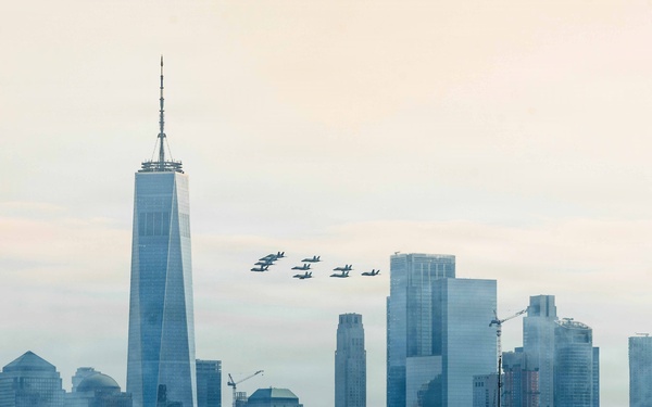 Parade of Sail and International Aerial Review 250